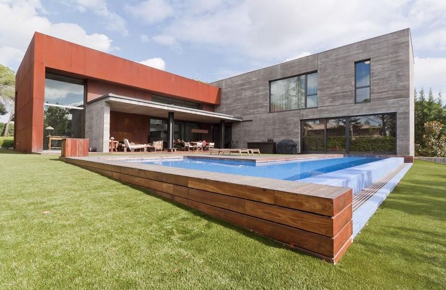 Mason Greenwood Moves into €15M Villa Formerly Owned by Zidane & Beckham